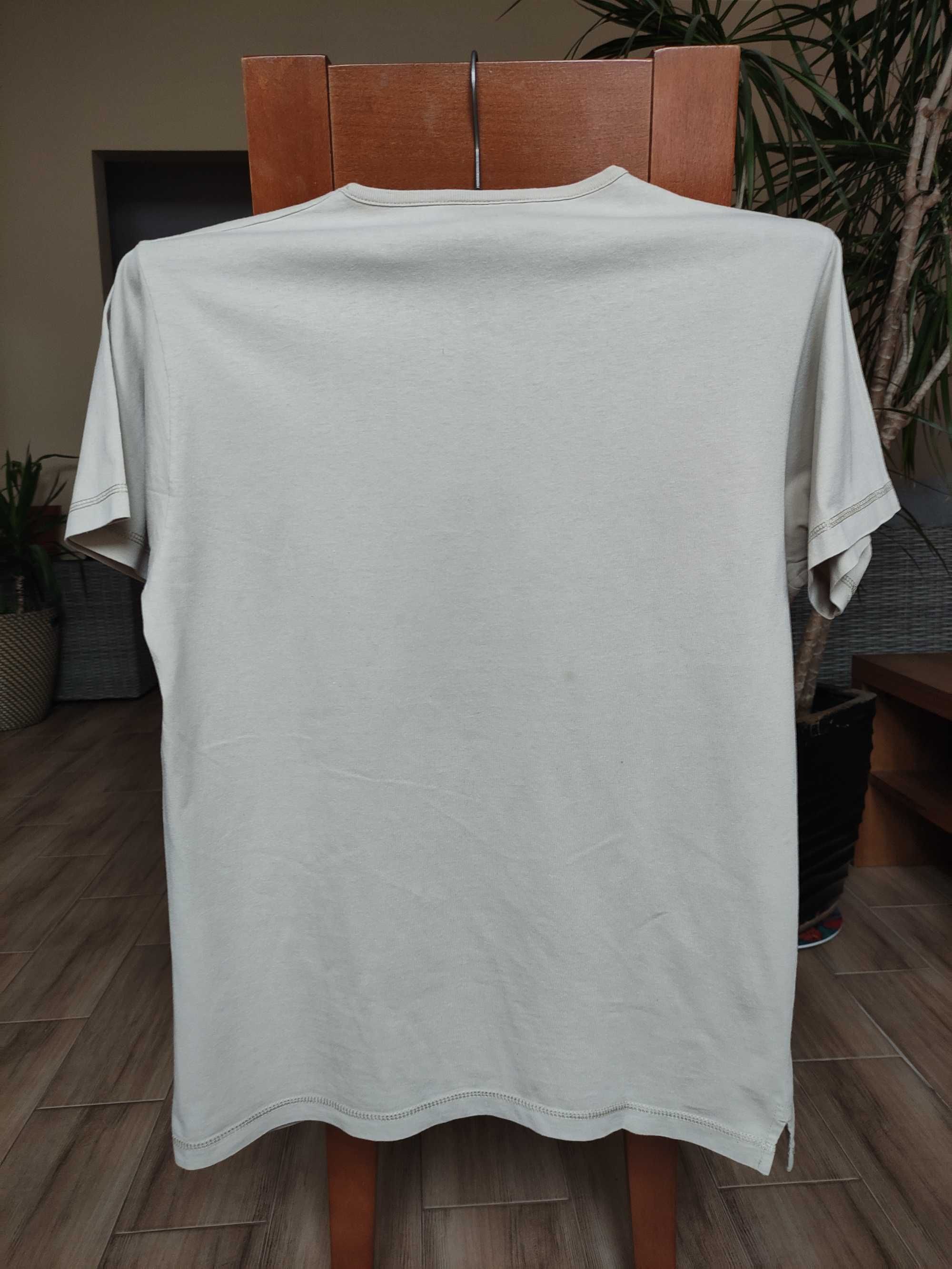T-shirt w serek CHAMPION - rozmiar  XL