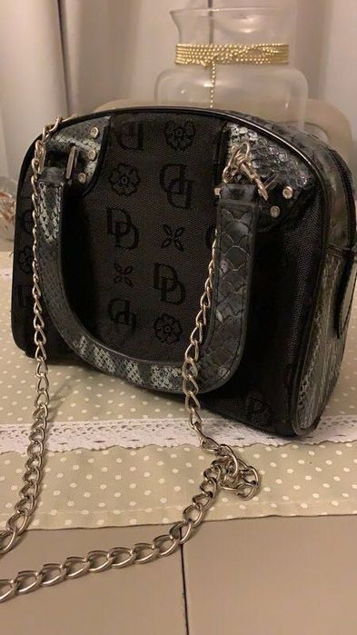 Torebka. Kuferek . 40 zł