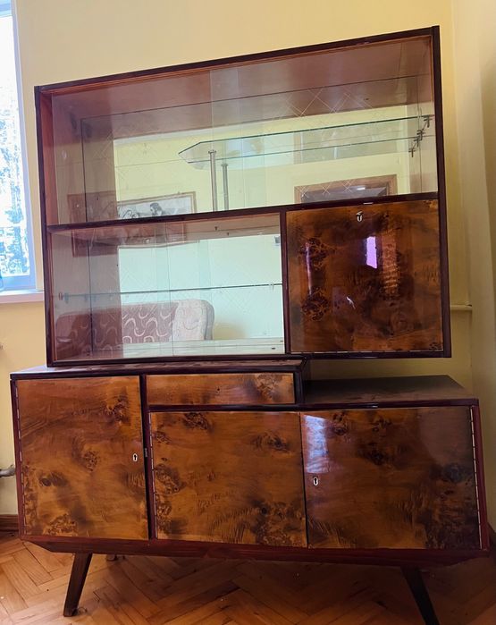 Piękny kredens dębowy