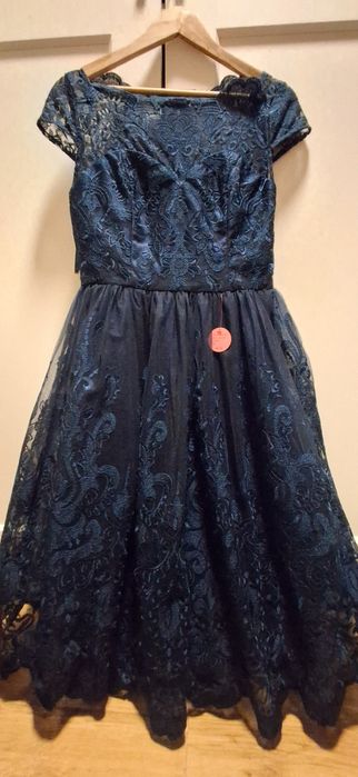 Piękna nowa sukienka koktajlowa marki Chi Chi London, model April.