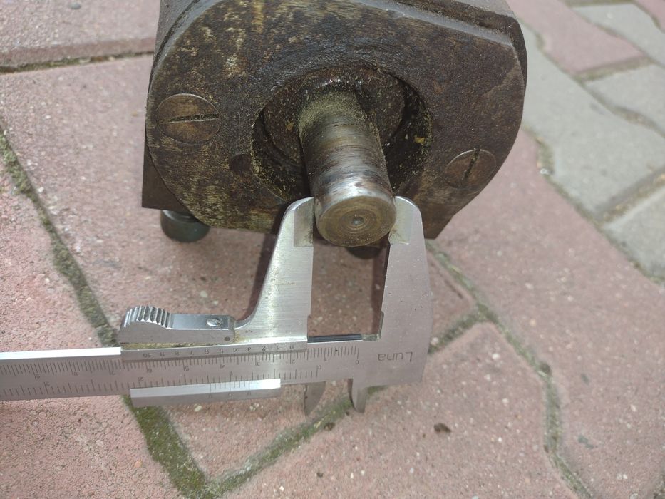 Wałek zdemontowany z wiertarki poziomej