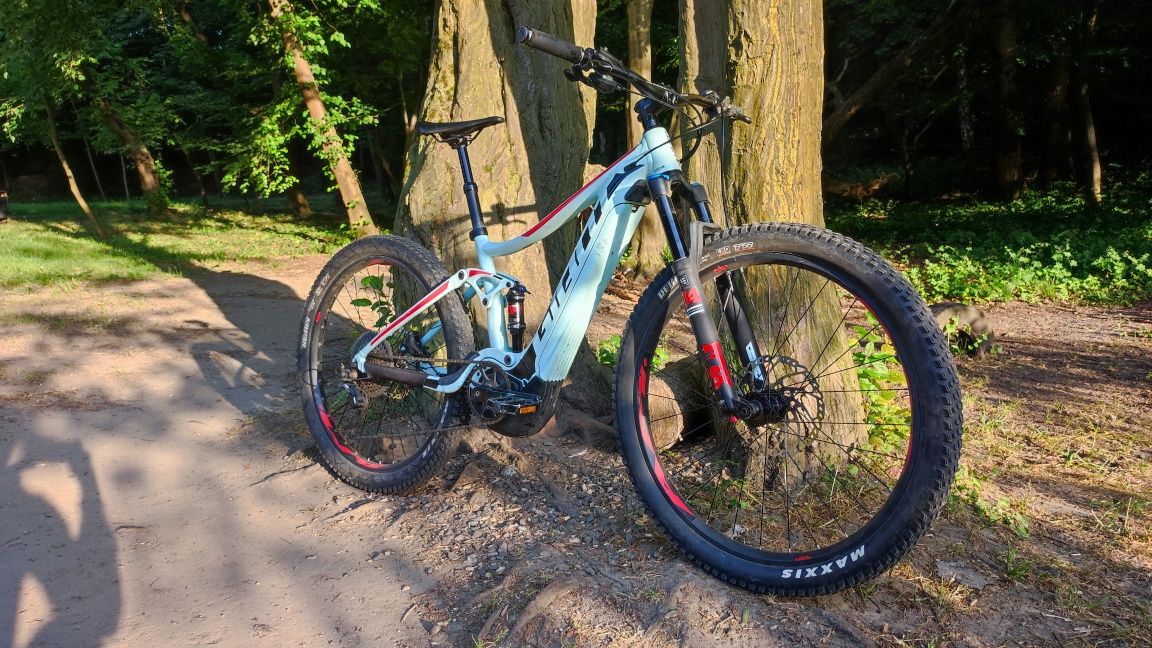 Giant Stance E+ 2,  2019  27.5"