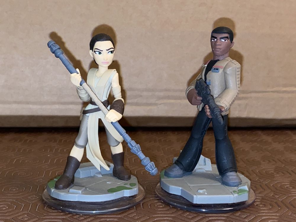 Luke Skywalker, Leia, Rey e Finn