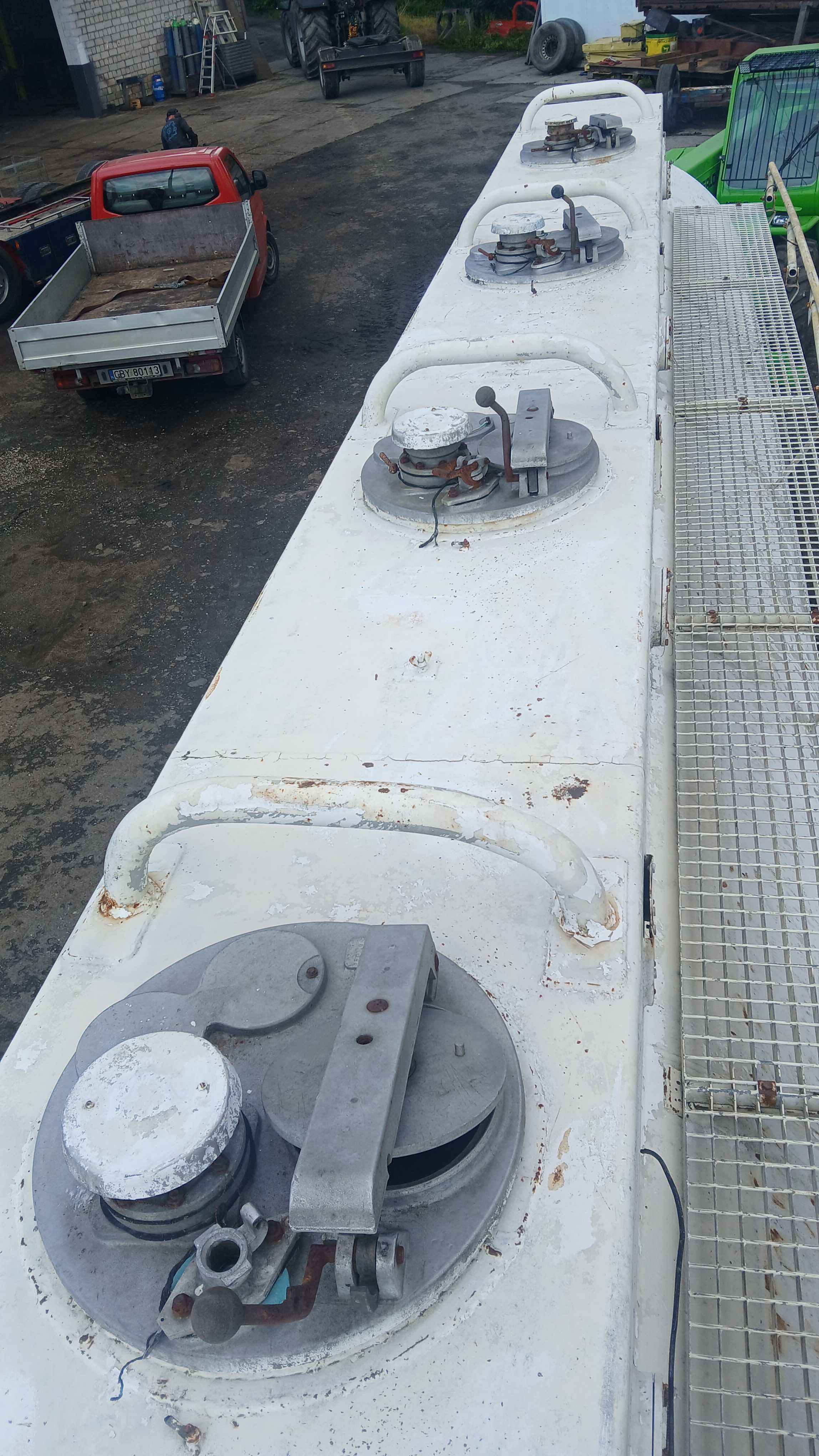 Cysterna 22000L zbiornik stalowy wozek dolly