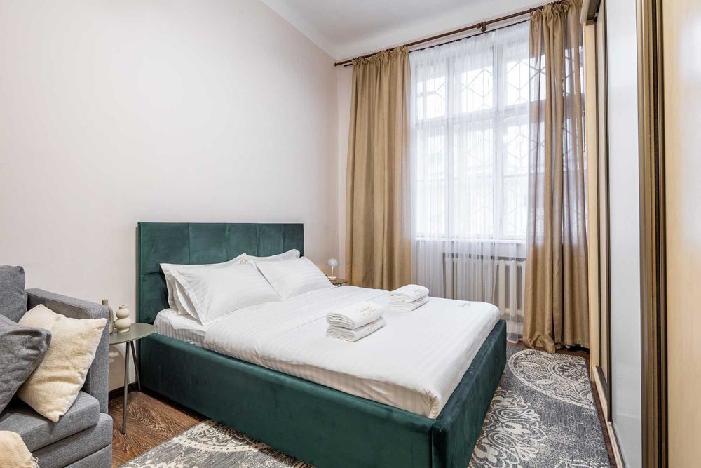 Оренда житла подобова центр університет Франка вул. Листопадового Чину