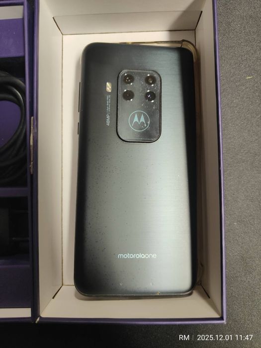 Motorola One Zoom 4/128GB
