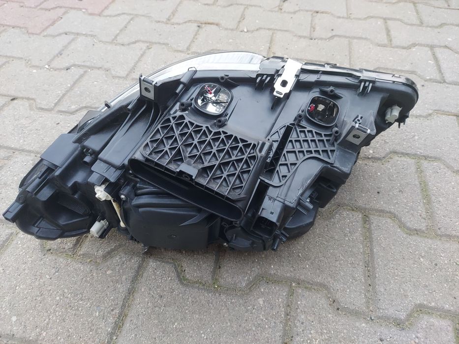 Lampa reflektor BMW F10 F11 LCI LIFT xenon skrętna dynamic prawa EU