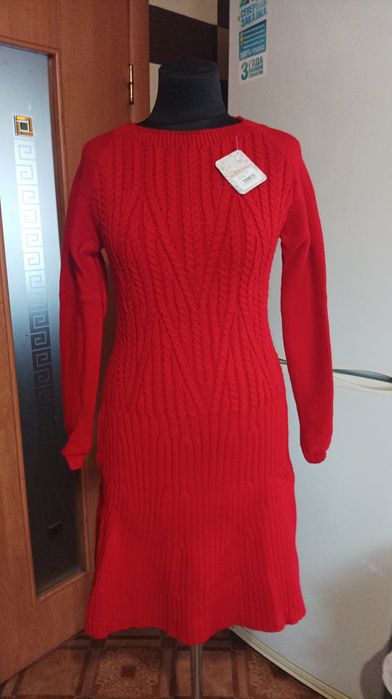 Ликвидация магазина ,Женские Свитера и платья.!