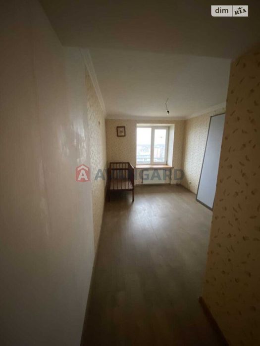 Продається нова чотири кімнатна квартира