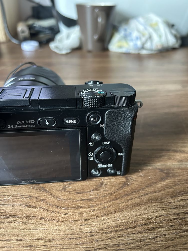 Aparat Sony Aplha 6000 + obiektyw 16mm FE 2/28