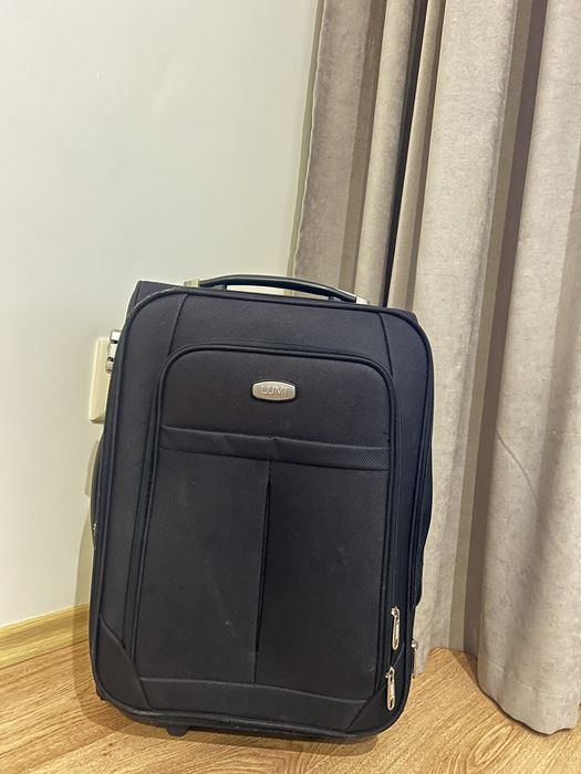 Валіза чорна в хорошому стані