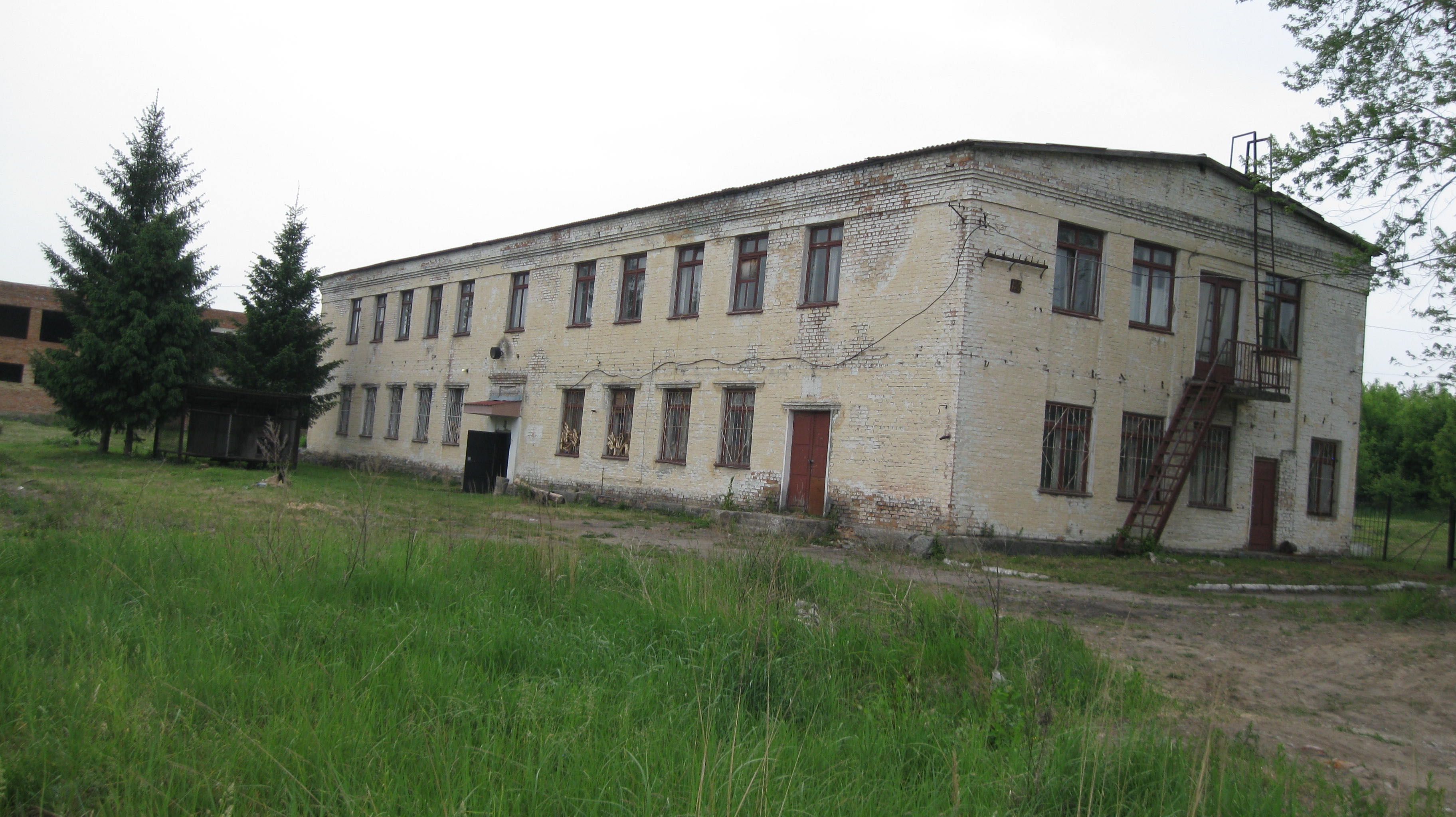 Продаж комерційного об’єкта 2,5 га з будівлями біля кордону з Польщею