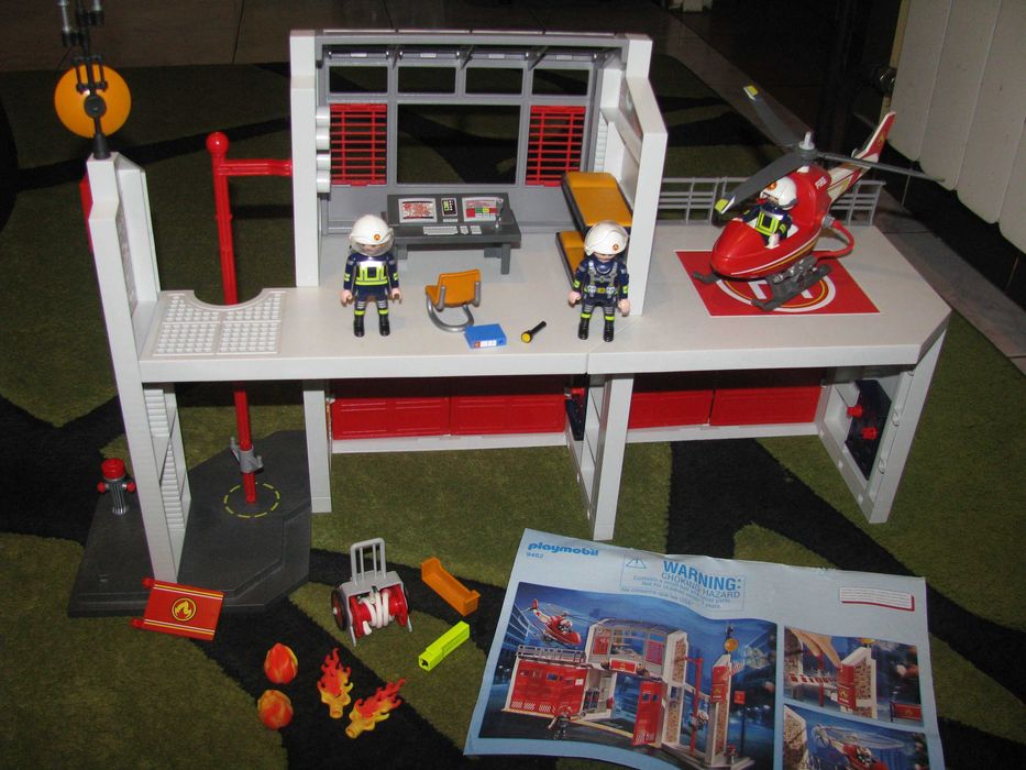 Remiza straż pożarna playmobil z wyposażeniem helikopter fire station