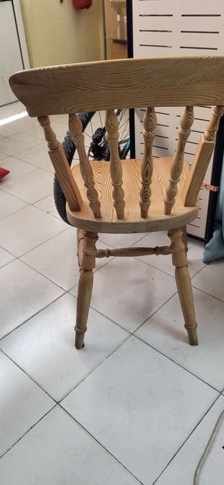 Vendo cadeiras em madeira