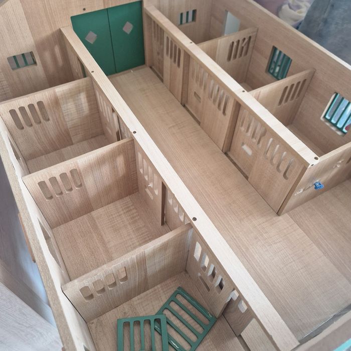 Stajnia konie koniki Schleich domek