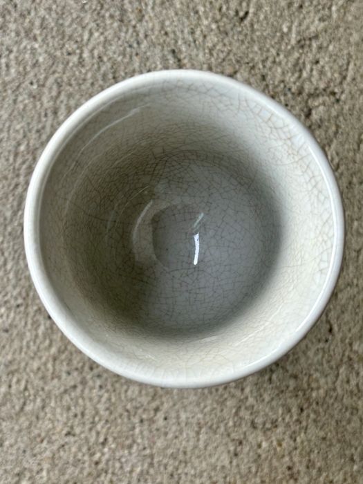 Ozdobny sygnowany Kielich Puchar Porcelana na podstawie z brązu Nimfa