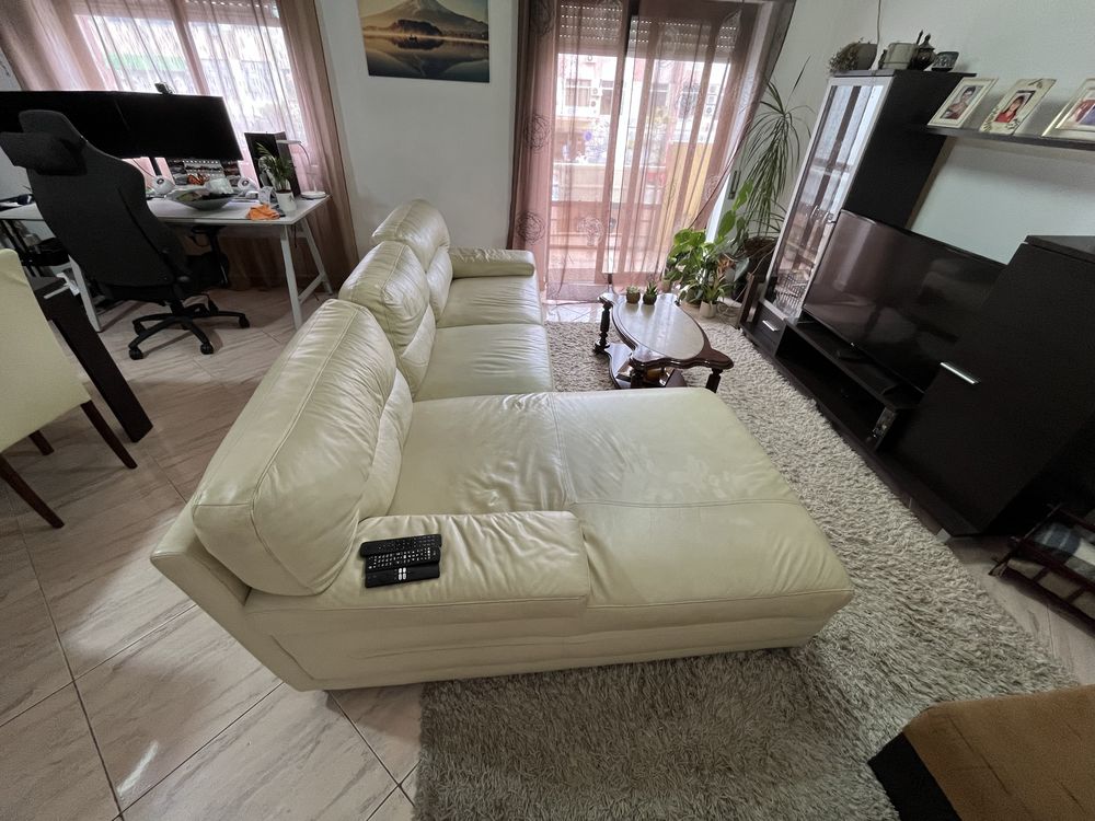 Sofa chaise longue bege em pele