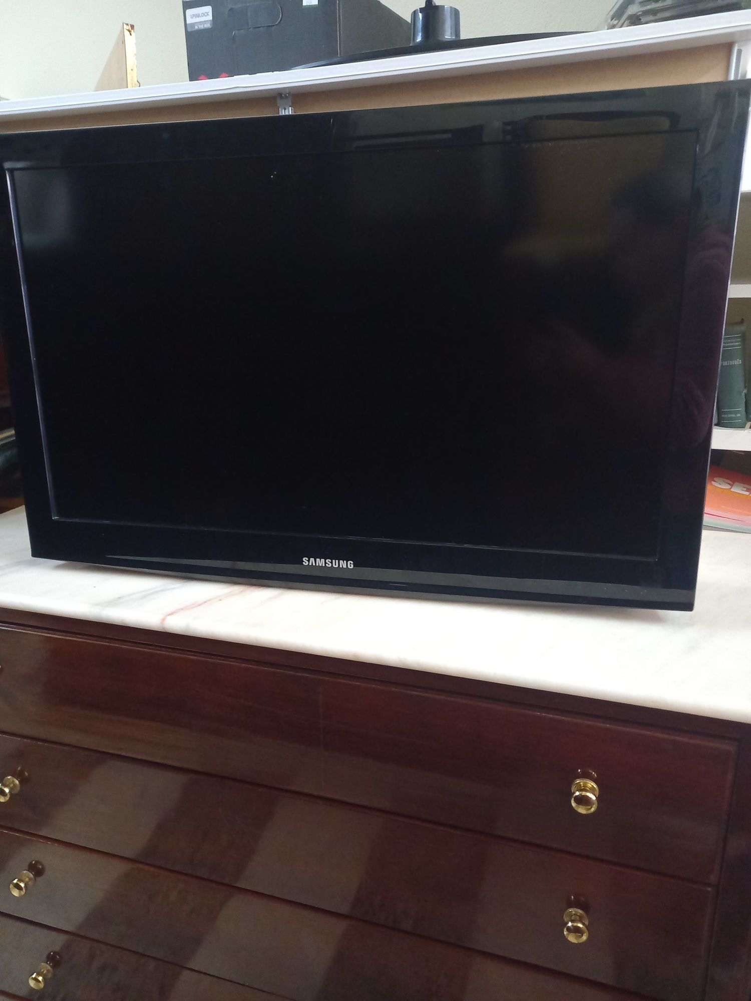 Tv 32 polegadas com base para parede