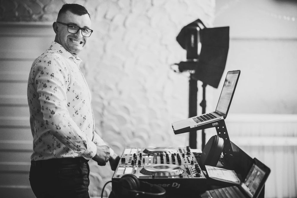 DJ na WESELE - impreze - urodziny 18 stke 30 stke 40 stke 50 tke