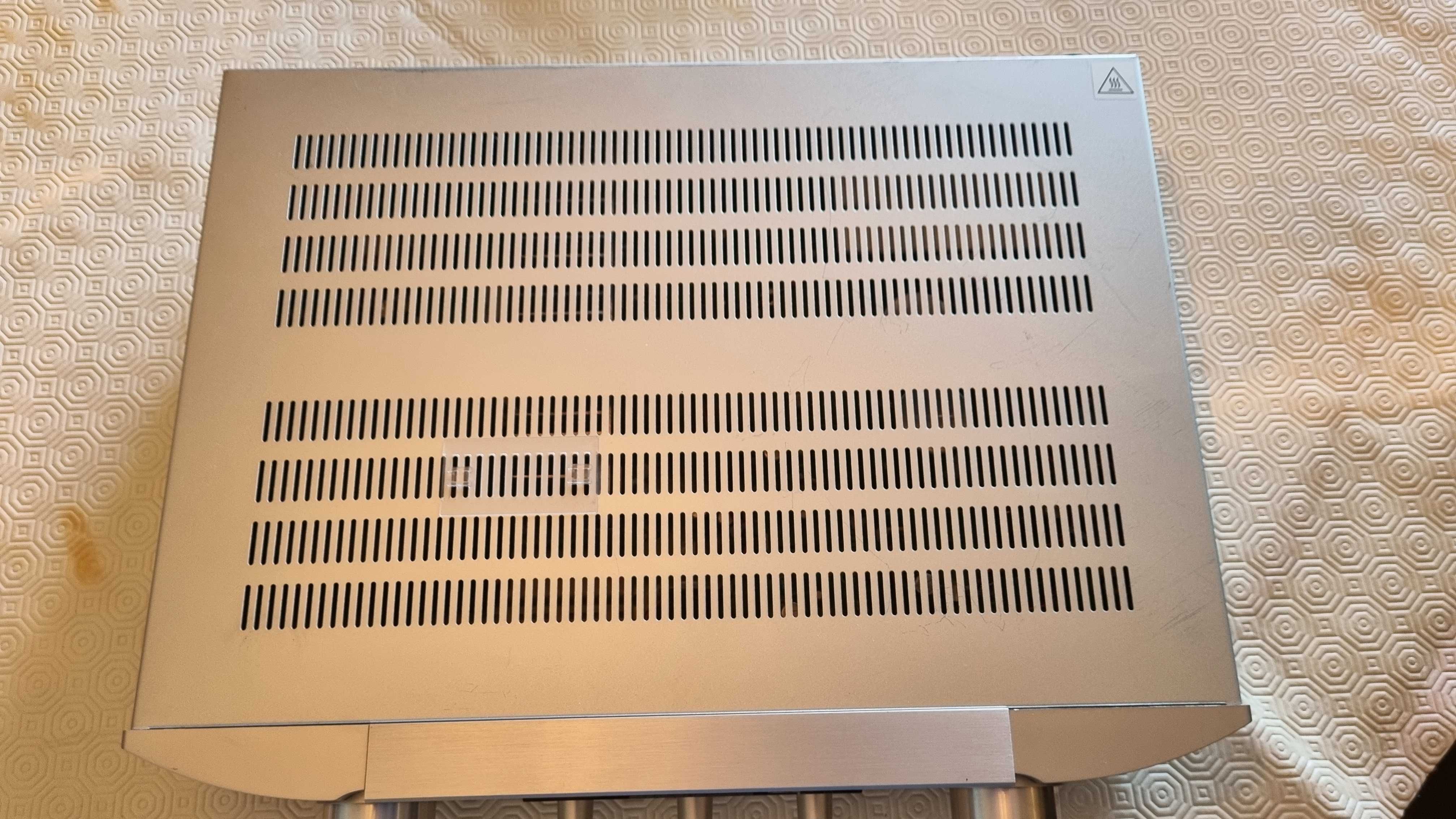 Amplificador Marantz PM6006 UK