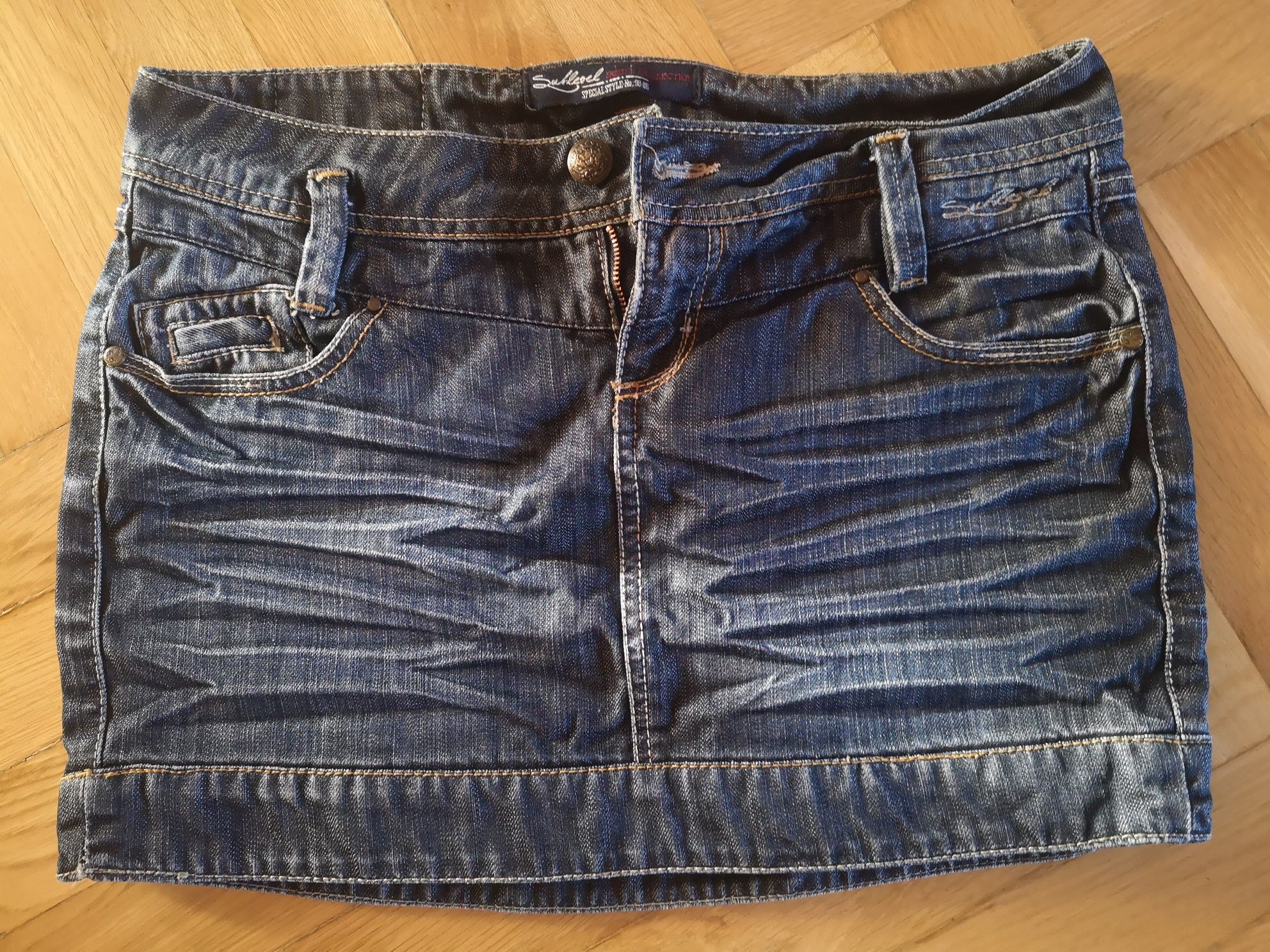 Spódnica jeansowa krótka