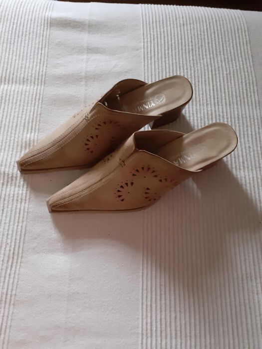 Socas / Sapatos vários modelos em pele - NOVAS