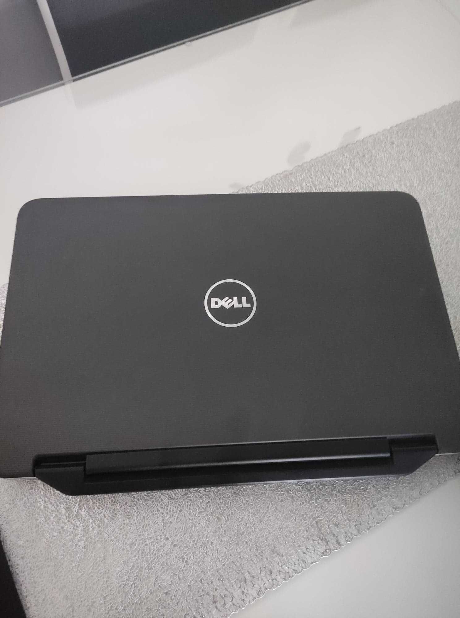 Sprzedam laptop DELL Vostro 2520 procesor i3 trzeciej generacji.