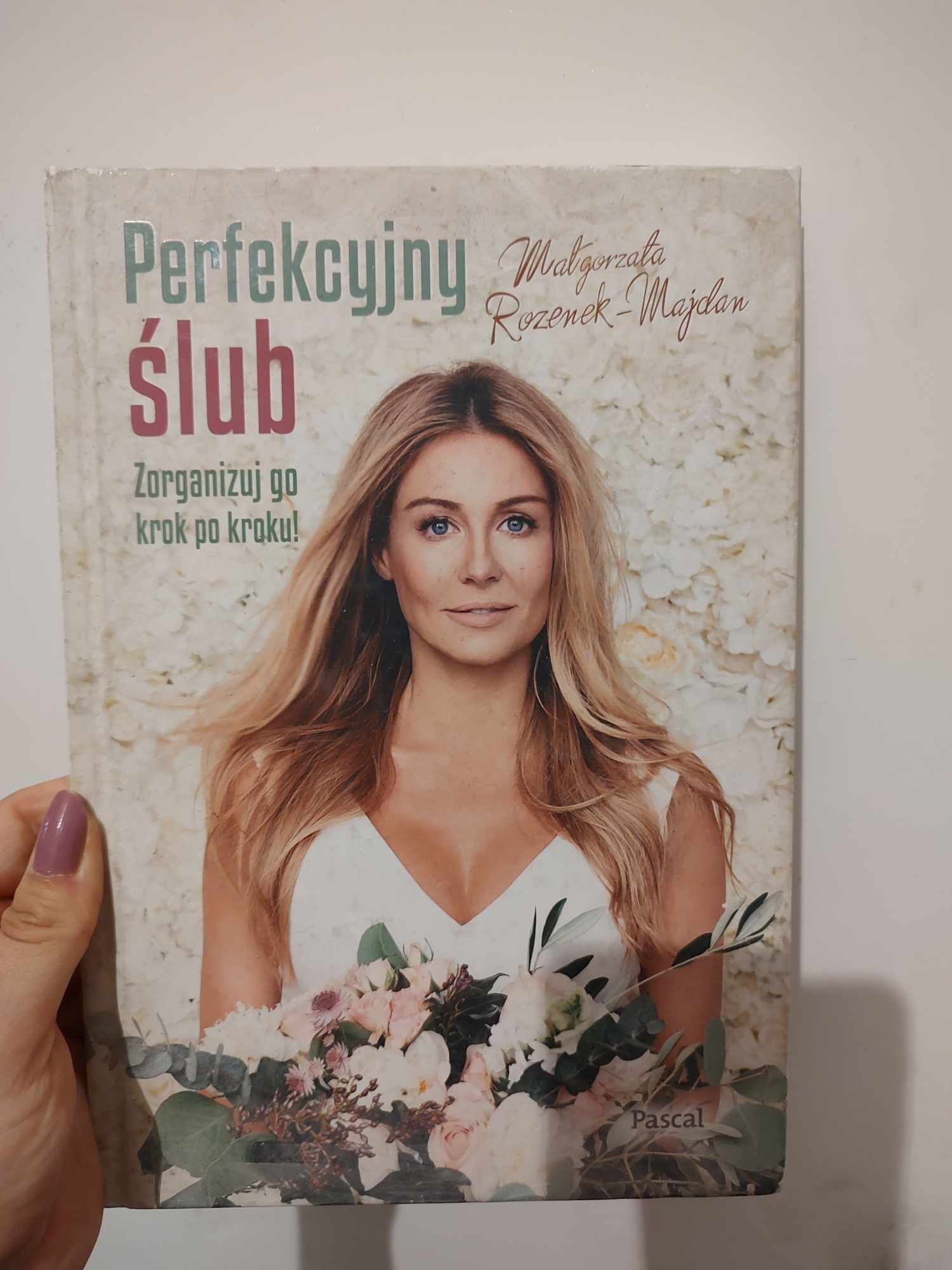 Książka "perfekcyjny ślub" Małgorzaty Rozenek-Majdan