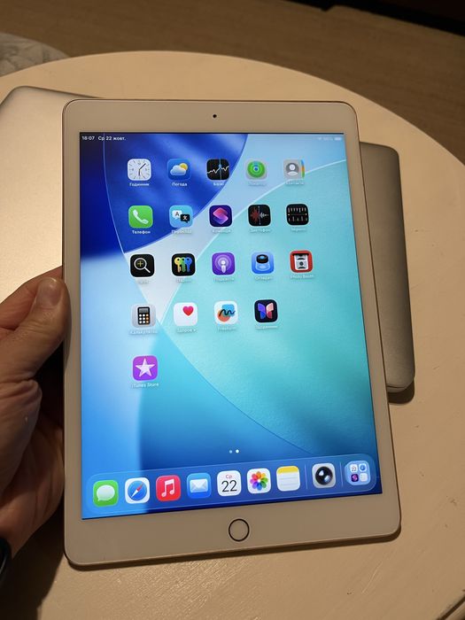 Apple iPad 8 покоління 32Gb модель А2270