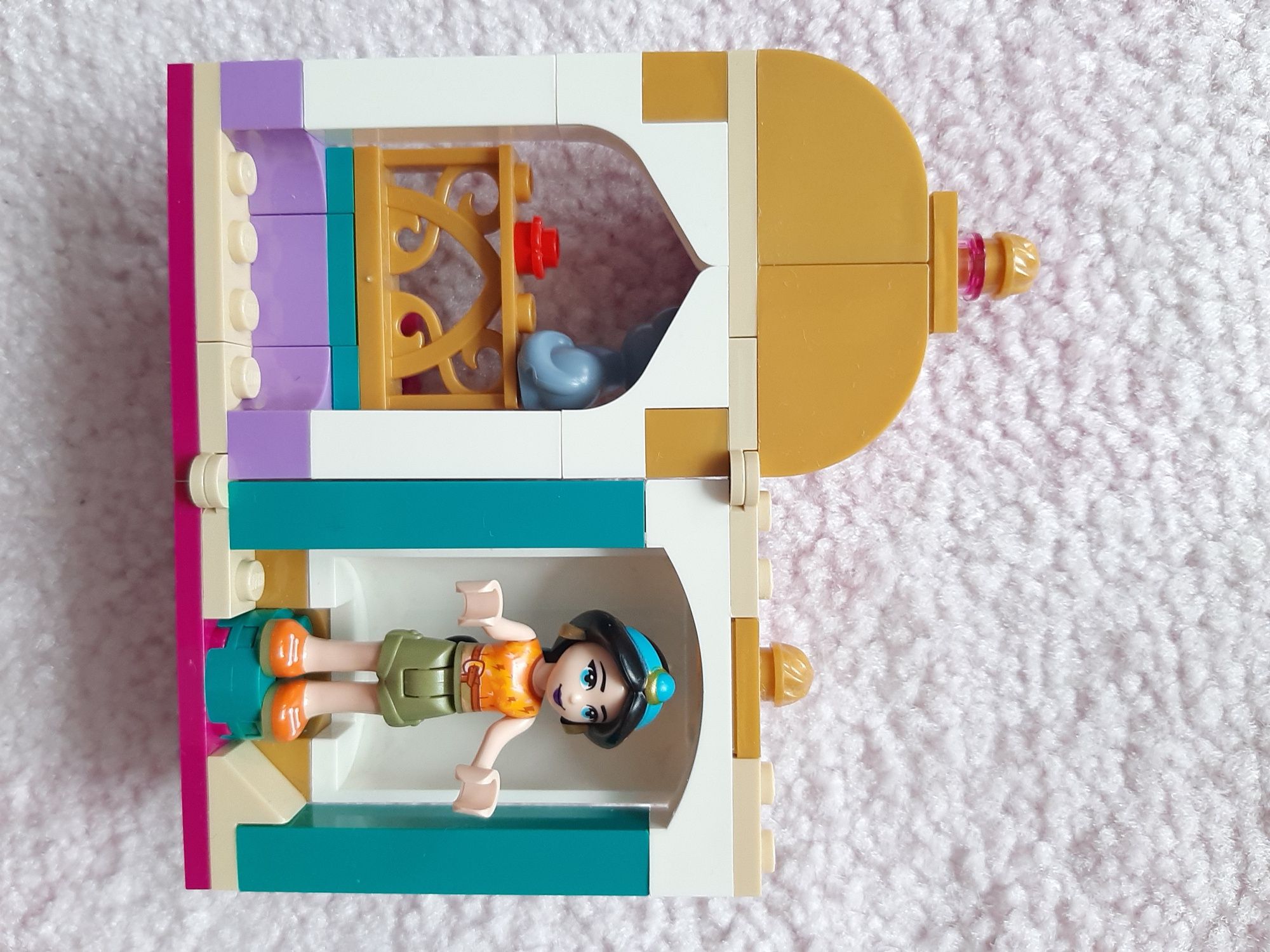 Sprzedam 2 zestawy lego Disney Princess wieza Dzasminy i zamek od Bell