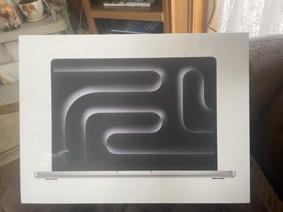 MacBook Pro M3 – 8 GB RAM – Stan bardzo dobry