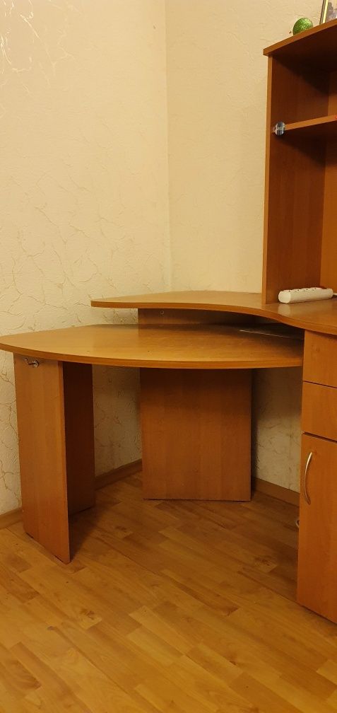 Письменный  стол