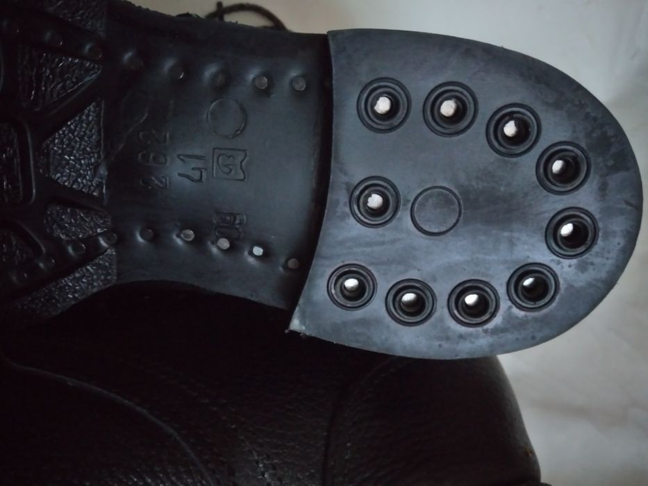 Ботинки рабочие  кожа . новые