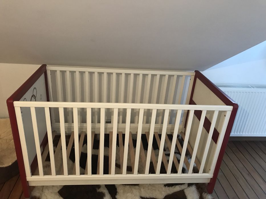 Pełny zestaw - Komoda i rozkładane łóżko dla dzieci