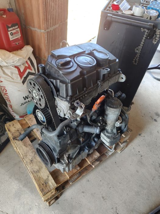 Silnik bls 1,9 TDI Touran Volkswagen Passat b6 golf 5 gwarancja