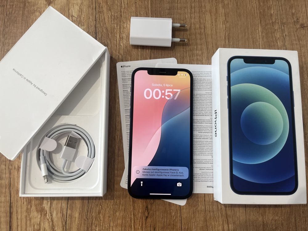 Apple iphone 12 - dobry stan (pudelko , ladowarka )