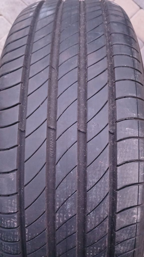 215 65 17 Michelin Primacy 4