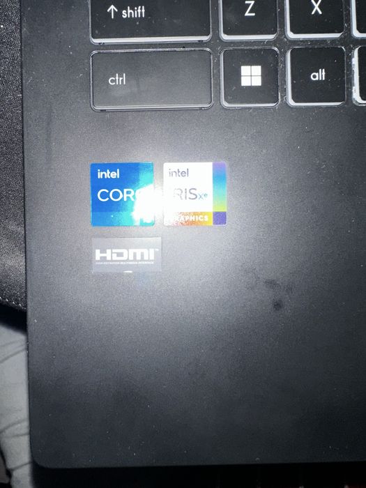 Laptop Msi modern 15 b11m