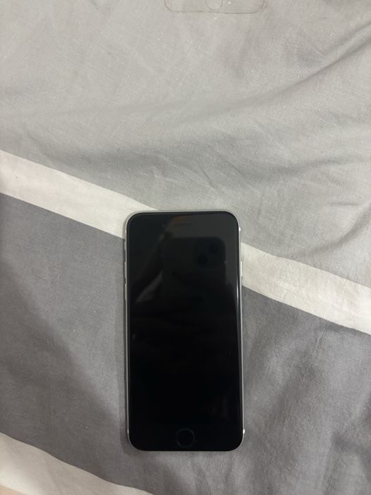 iPhone SE (2020)