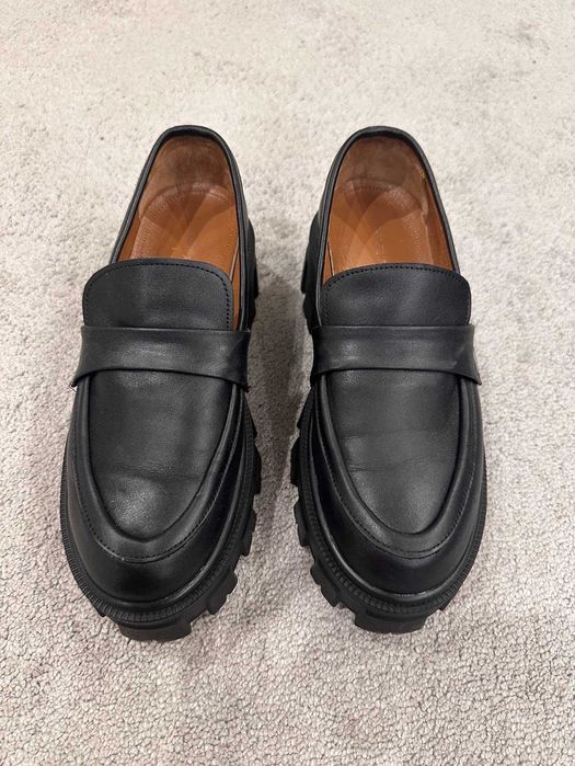 Чорні шкіряні лофери 40 розмір