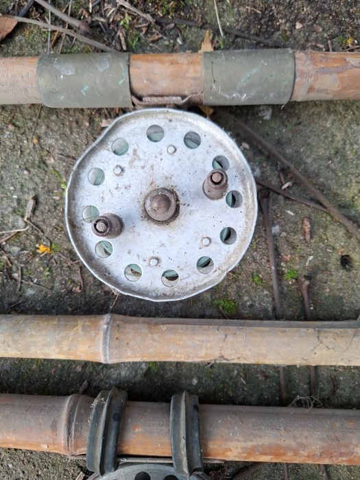 Wędki bambusowe z kołowrotkiem