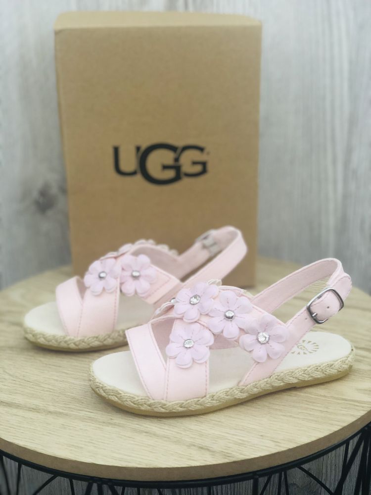 Босоніжки на дівчинку фірми UGG розмір 28.5