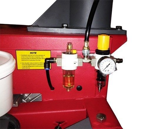 Шинoмoнтaжний cтeнд із зaxoплeнням 10 "-24" LC850 BRIGHT