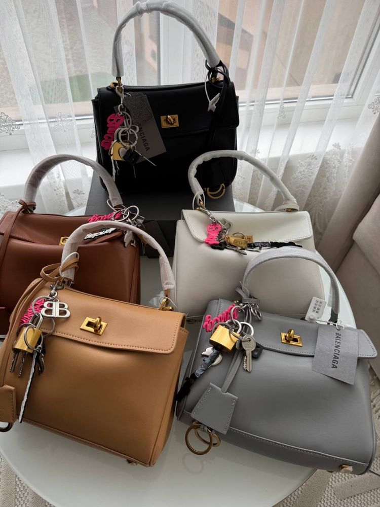 Сумка balenciaga rodeo кожаная