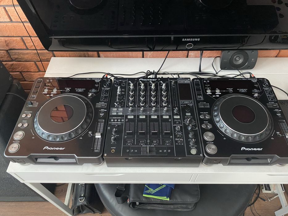 Sprzedam Mixer Pioneer  DJM-800 i 2 CD playery