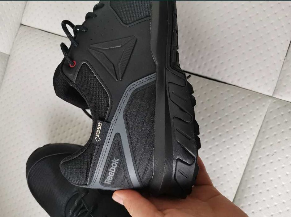 Кроссовки Reebok Gore-Tex, 45 размер, новые, оригинал