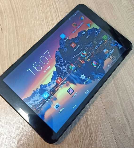 Планшет телефон на 2 сим карты Asus Tab A8 HD 3G Как новый