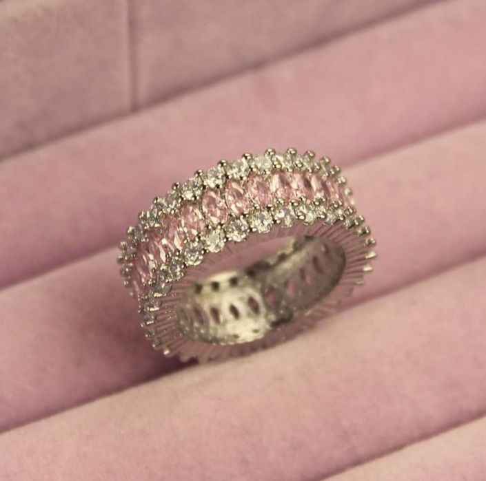 Шикарное кольцо 15, 16, 17 размер дорожка фианитов белые, розовые