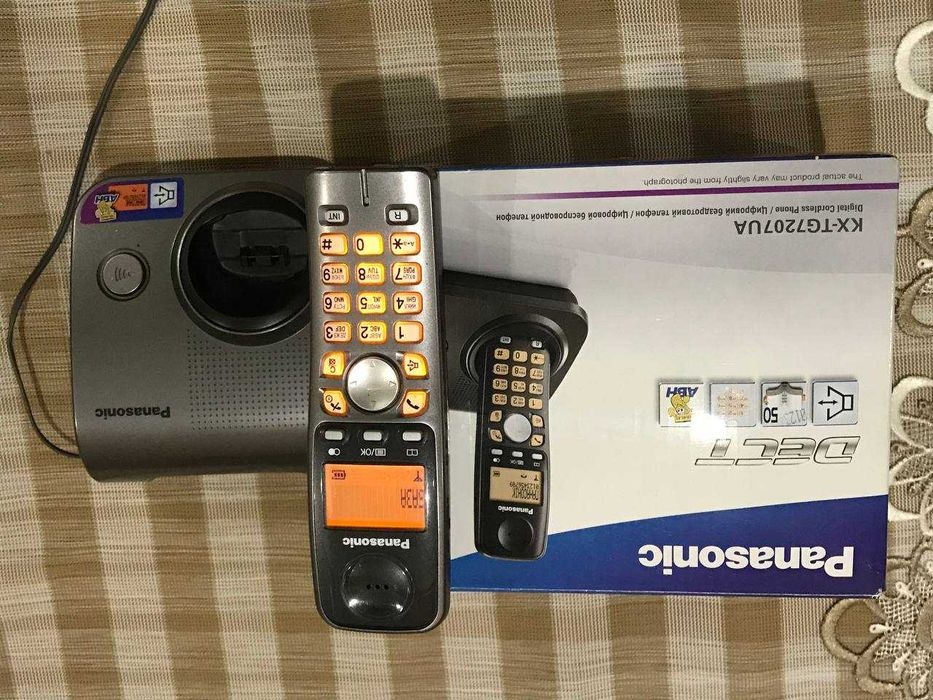 Телефон Panasonic KX-TG7207UA