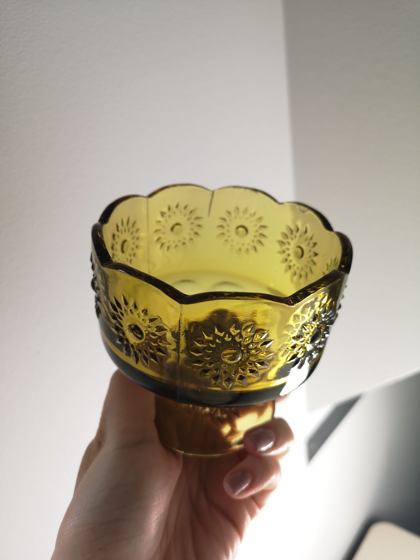 Pucharek stokrotki Drost stare kolorowe  szkło Ząbkowice